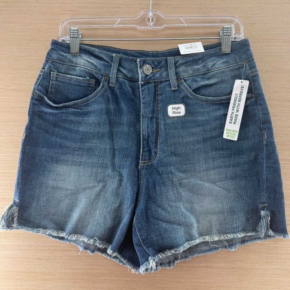 Time and Tru Womens Frayed Hem Denim Shorts Sideline Blue Mid Rise 12 BOHO Beach